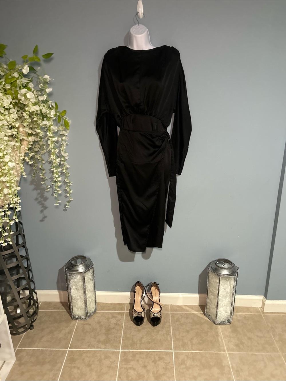 PrettyLittleThing Black Long-Sleeve Wrap Dress
